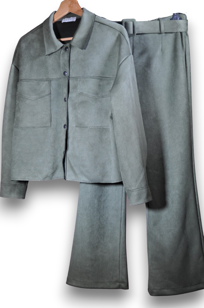Traje BAVIERA antelina verde