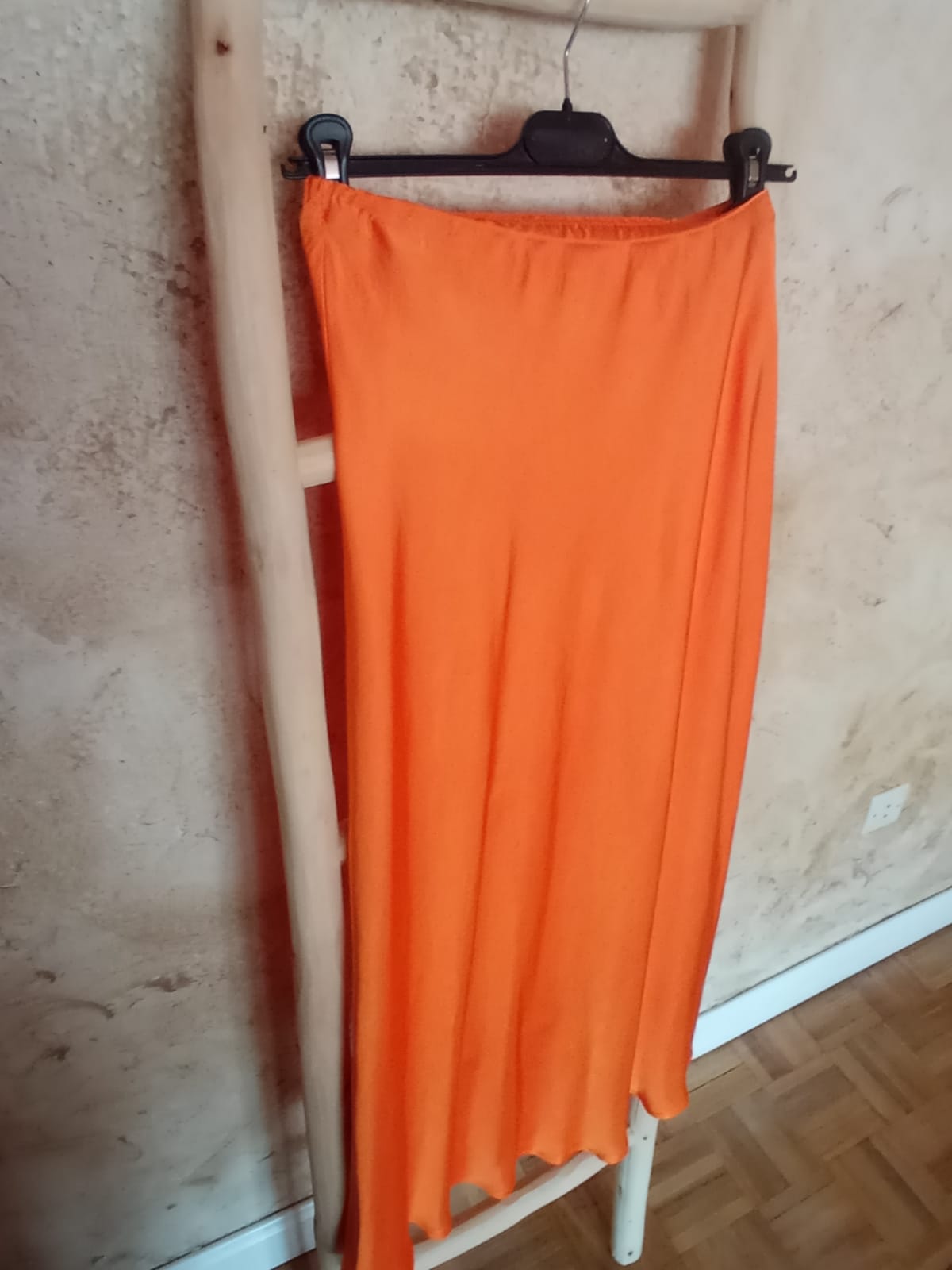 Falda satén NARANJA